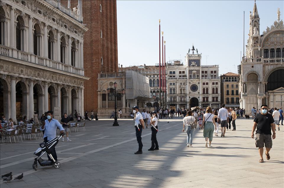 Venice opens to tourists