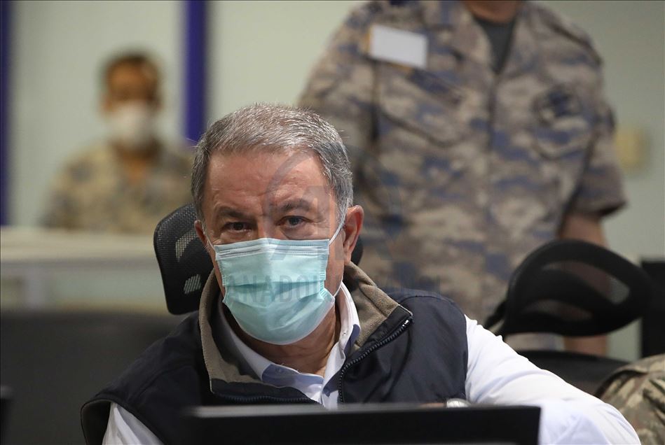 هنأ وزير الدفاع التركي خلوصي أكار،