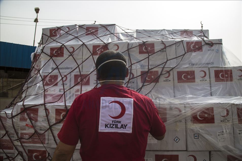 الهلال الأحمر التركي يرسل مساعدات طبية إلي السودان 