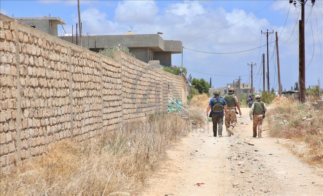 AA, Libya'da Hafter milislerinin tuzakladığı patlayıcıları temizleyen Türk kuvvetlerini görüntüledi
