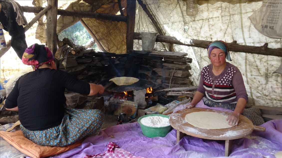 Karakeçili yörük kadınların zorlu yayla mesaisi