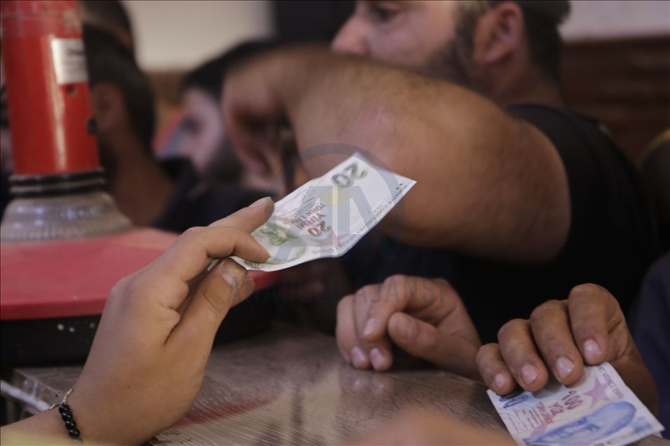 بدء تداول الليرة التركية في إدلب السورية
