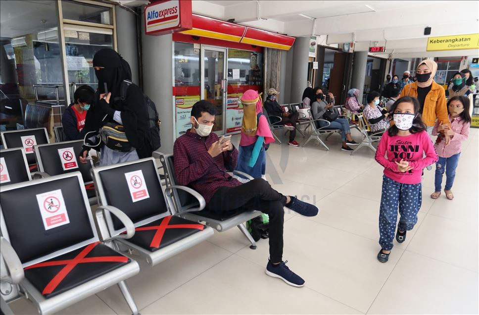 Kereta api Indonesia berlakukan protokol kesehatan selama masa transisi kenormalan baru
