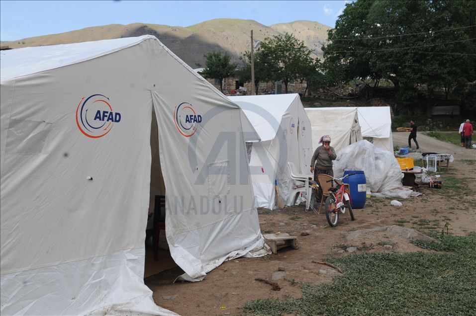 Li Bîngolê sobe li erdhejzeyên di konan da dimînin belav kirin