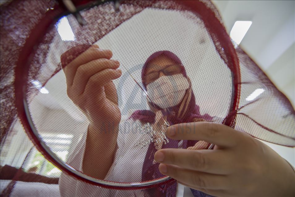 Diyarbakırlı kadınlardan kişiye özel maske tasarımı