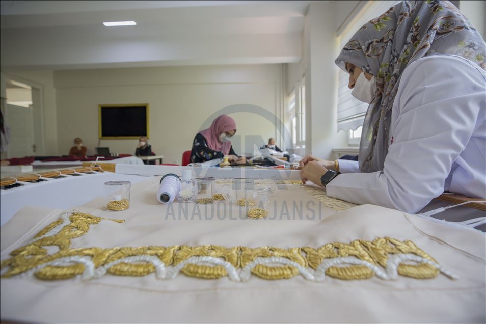 Diyarbakırlı kadınlardan kişiye özel maske tasarımı