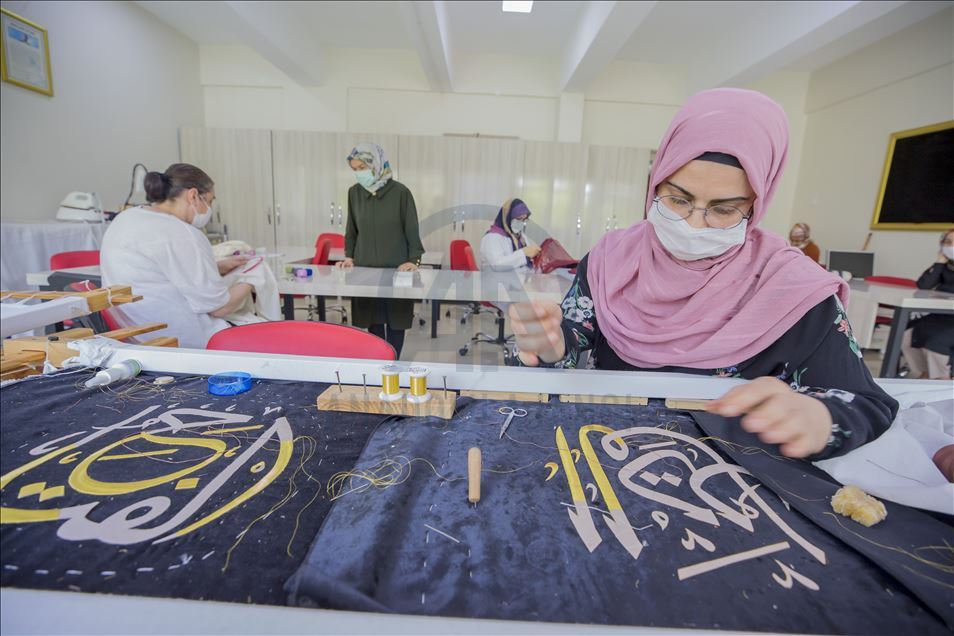 Diyarbakırlı kadınlardan kişiye özel maske tasarımı