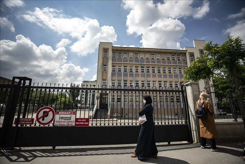 LGS kapsamındaki merkezi sınavda birinci oturum sona erdi