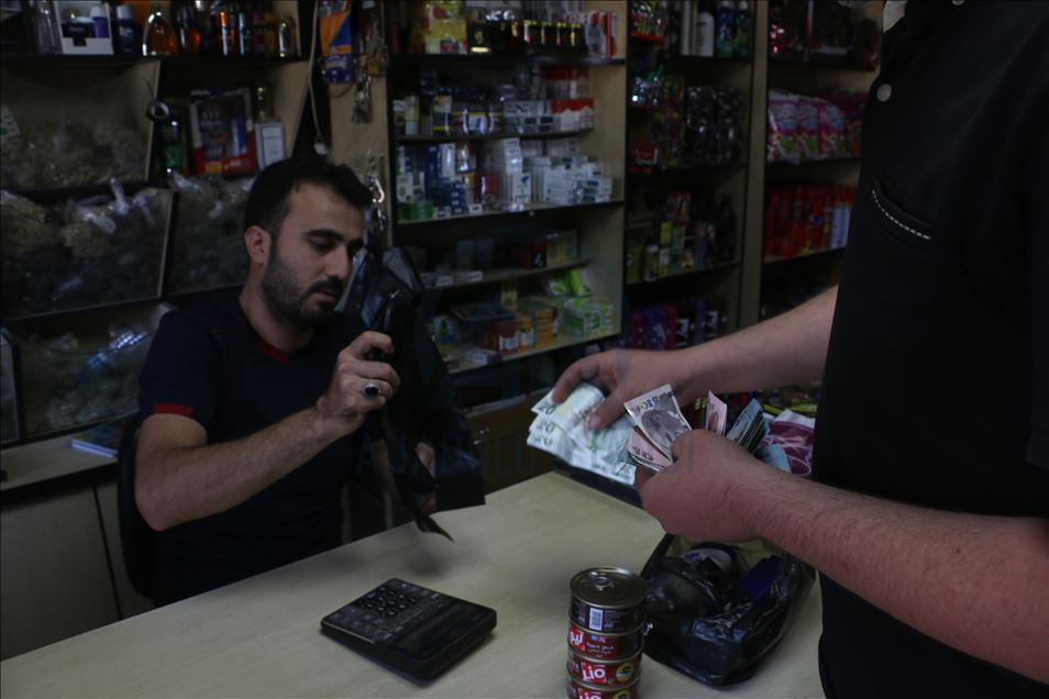 الليرة التركية تنعش أسواق إدلب السورية