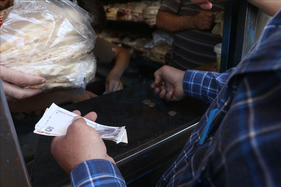 الليرة التركية تنعش أسواق إدلب السورية