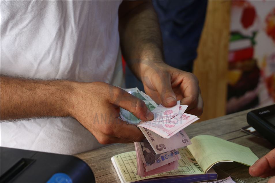 الليرة التركية تنعش أسواق إدلب السورية