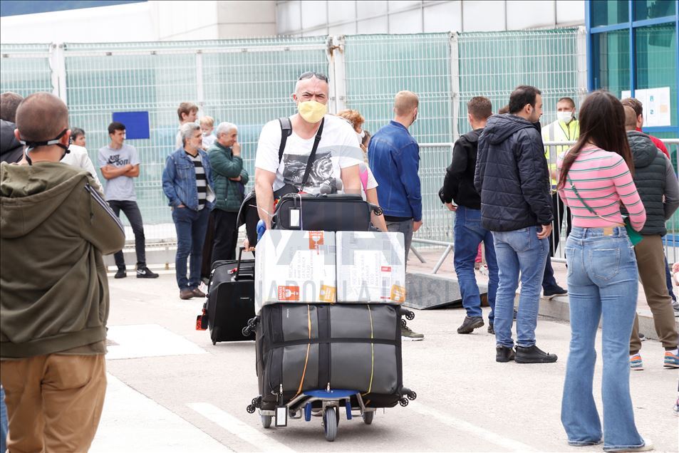 Zbog korone: Bračni par Harčin nakon tri mjeseca vratio se iz Australije u BiH