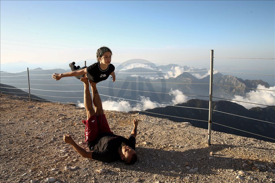 Peringatan Hari Yoga Internasional di Antalya, Turki