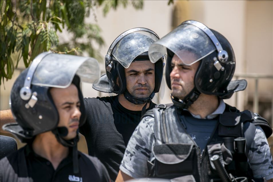 تونس.. محتجون يطالبون بإطلاق سراح أحد موقوفي "حراك الكامور"
