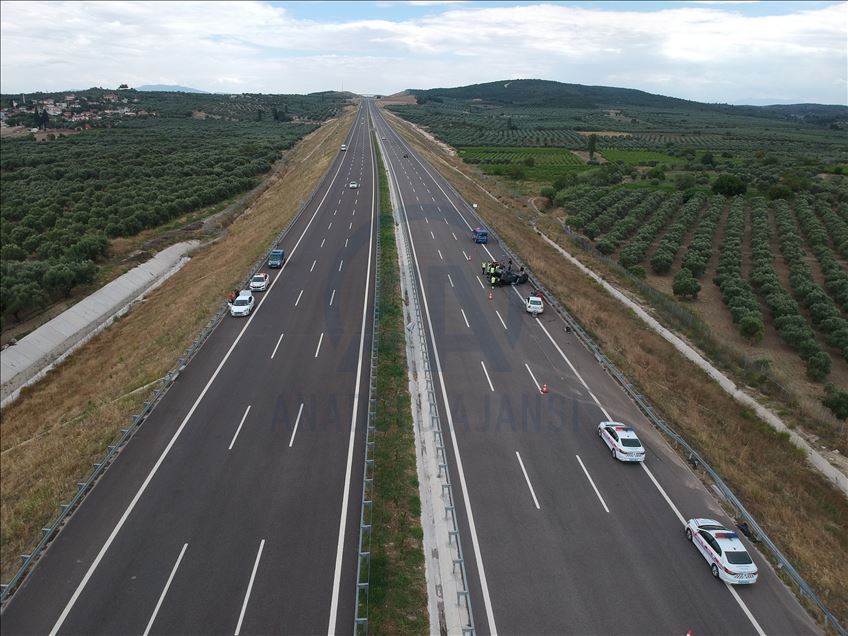 Şarkıcı Alişan Manisa'da kaza yaptı
