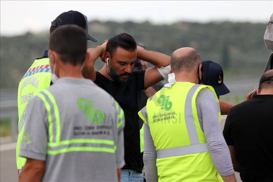 Şarkıcı Alişan Manisa'da kaza yaptı