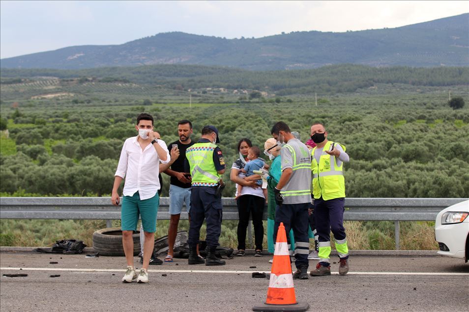 Şarkıcı Alişan Manisa'da kaza yaptı