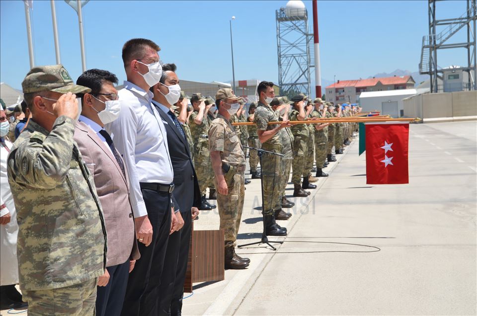 Hakkari'de teröristlerin açtığı taciz ateşi sonucu şehit olan asker törenle memleketine uğurlandı