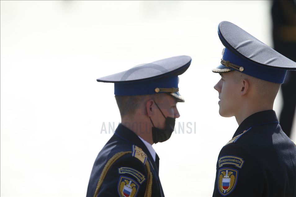 В России проходят парады Победы