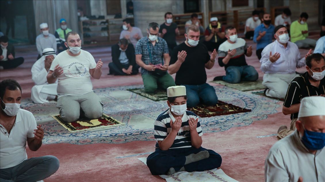 First dawn prayer in Istanbul after COVID-19 restrictions eased