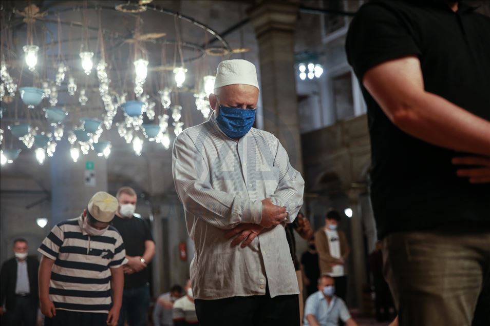 First dawn prayer in Istanbul after COVID-19 restrictions eased