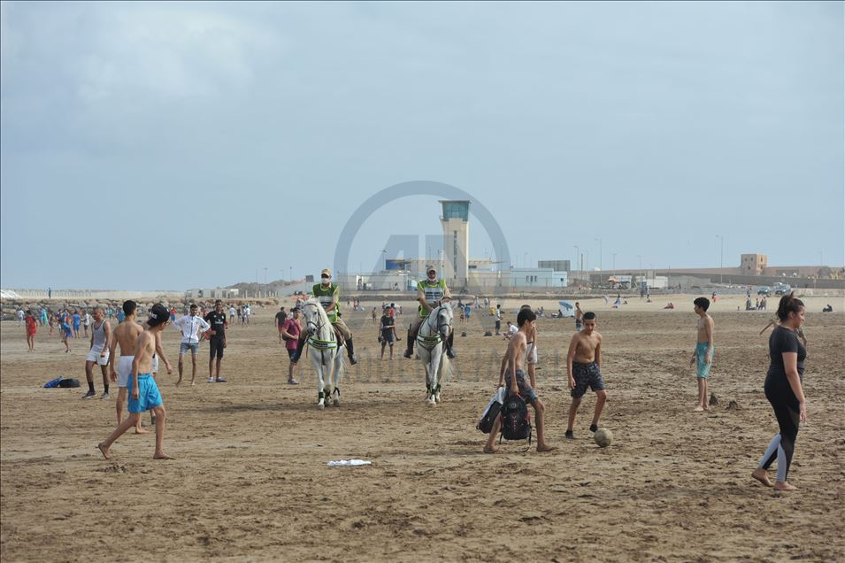 كورونا.. عودة الحياة إلى طبيعتها بالمغرب بعد تخفيف القيود
