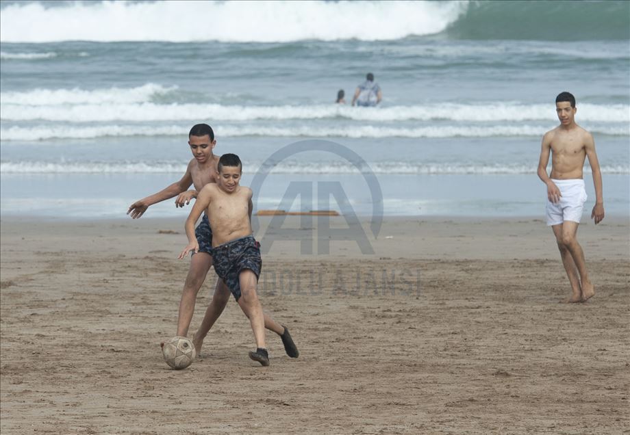 كورونا.. عودة الحياة إلى طبيعتها بالمغرب بعد تخفيف القيود

