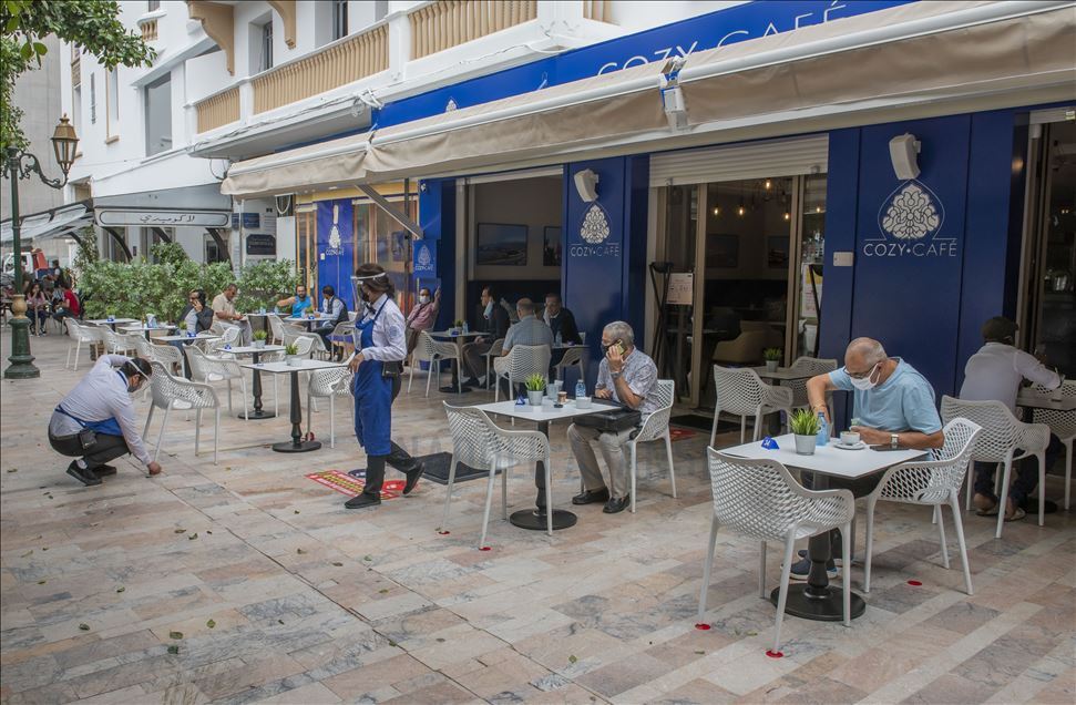 كورونا.. عودة الحياة إلى طبيعتها بالمغرب بعد تخفيف القيود
