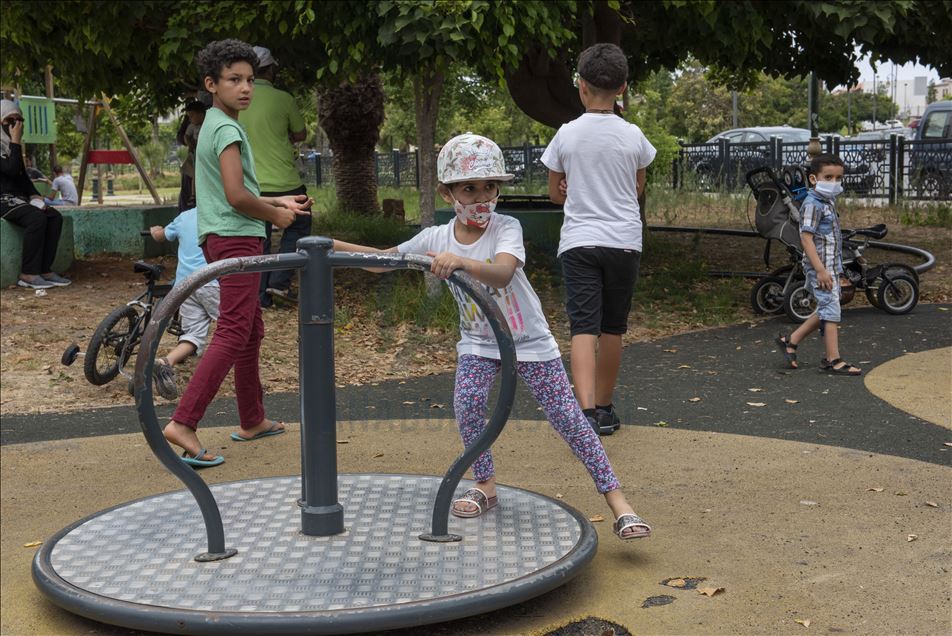 كورونا.. عودة الحياة إلى طبيعتها بالمغرب بعد تخفيف القيود
