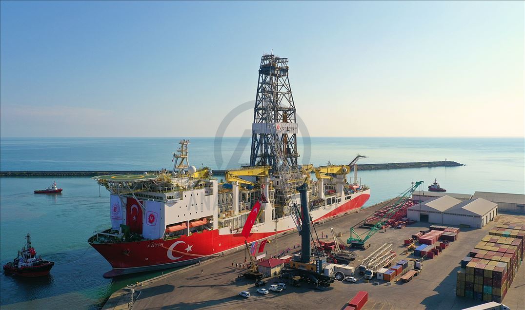 "Fatih" drilling vessel leaves Port of Trabzon