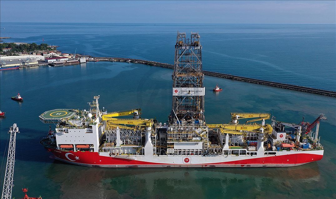 "Fatih" drilling vessel leaves Port of Trabzon