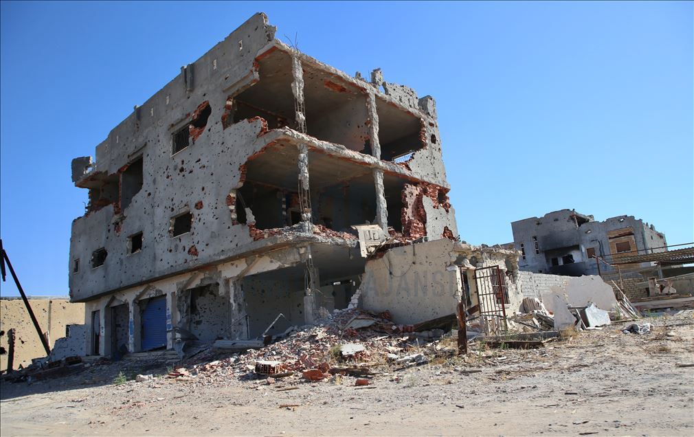 Hafter milisleri Libya'nın başkenti Trablus'tan çekilirken geride büyük yıkım bıraktı