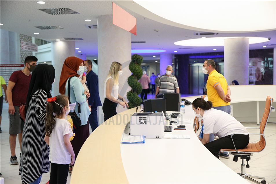 Dev sağlık merkezi Kovid-19'da lokomotif oldu
