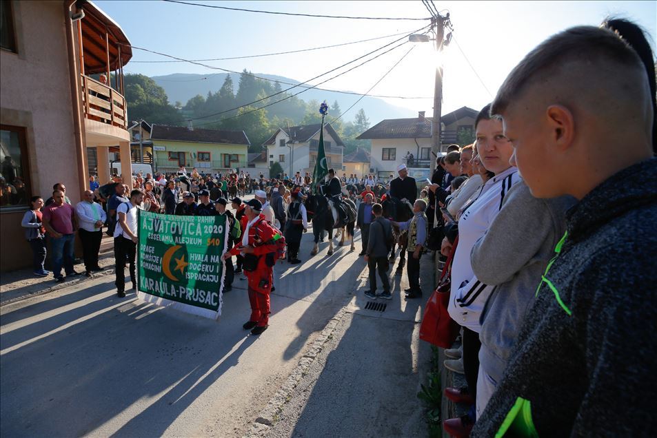 Manifestacija 510. "Dani Ajvatovice": Konjanici iz Karaule krenuli ka Ajvatovici
