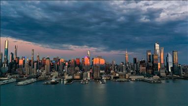 Lindje magjike e diellit mbi New York