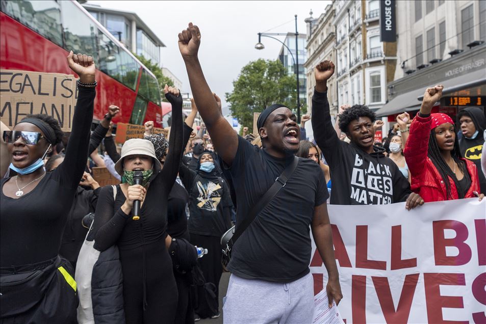 Londra'da ırkçılık karşıtı gösteri  
