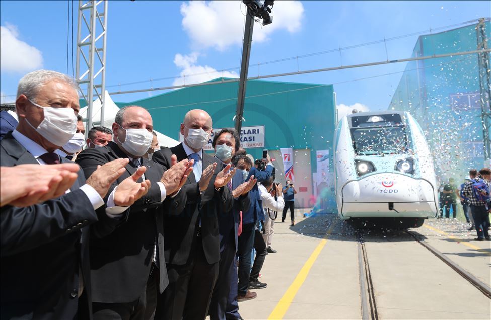 Milli Elektrikli Tren Seti'nin fabrika testlerine Sakarya'da başlandı