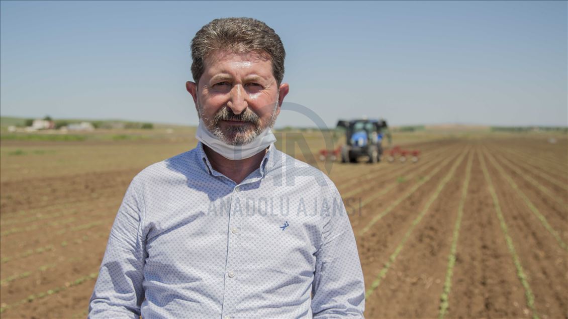 عن طريق التحكم بجرّاره عبر الأقمار