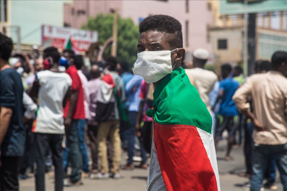 السودان.. الآلاف يتظاهرون للمطالبة بـ"تصحيح مسار الثورة"