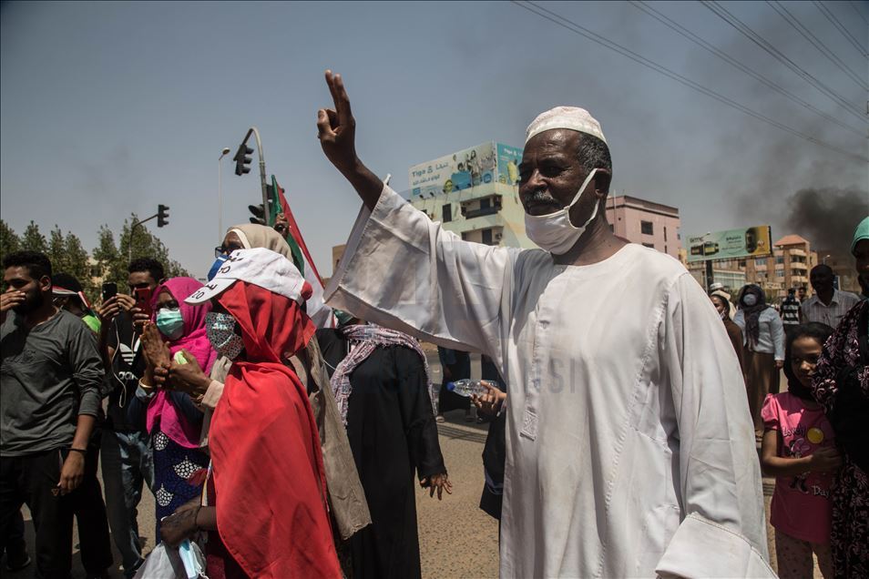 السودان.. الآلاف يتظاهرون للمطالبة بـ"تصحيح مسار الثورة"