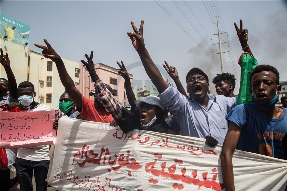 السودان.. الآلاف يتظاهرون للمطالبة بـ"تصحيح مسار الثورة"