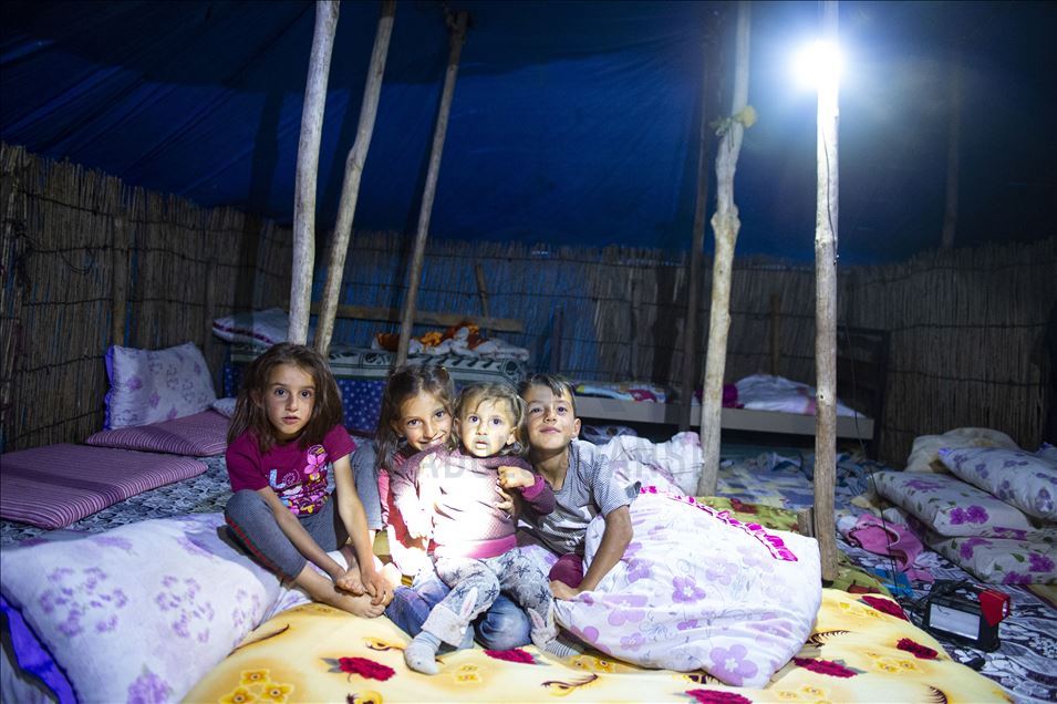 کۆچەرییەکانی چیای ئاگری لەڕێی بەکارهێنانی وزەی خۆرەوە کێشەی کارەبایان چارەسەر کردووە