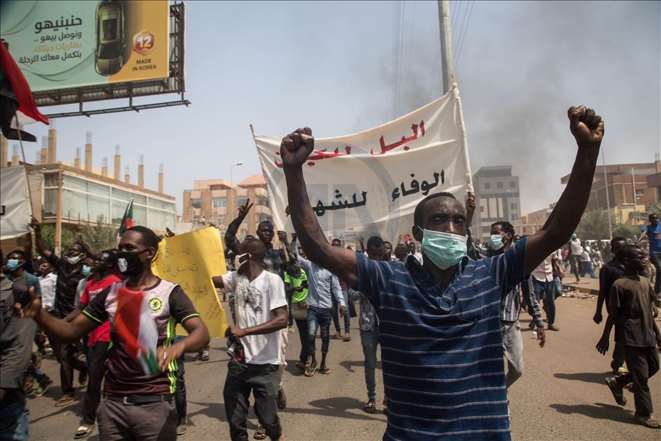 السودان.. الآلاف يتظاهرون للمطالبة بـ"تصحيح مسار الثورة"