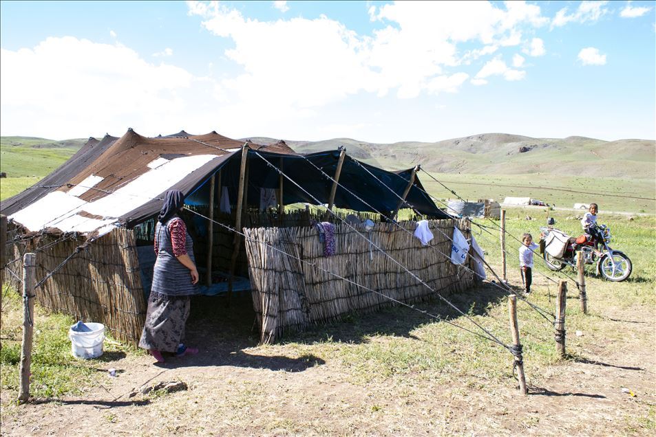 کۆچەرییەکانی چیای ئاگری لەڕێی بەکارهێنانی وزەی خۆرەوە کێشەی کارەبایان چارەسەر کردووە