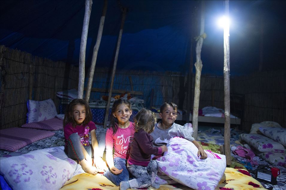 کۆچەرییەکانی چیای ئاگری لەڕێی بەکارهێنانی وزەی خۆرەوە کێشەی کارەبایان چارەسەر کردووە