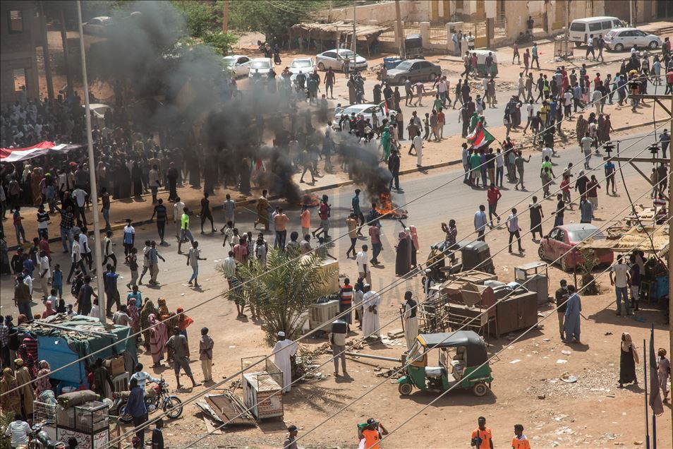 السودان.. الآلاف يتظاهرون للمطالبة بـ"تصحيح مسار الثورة"