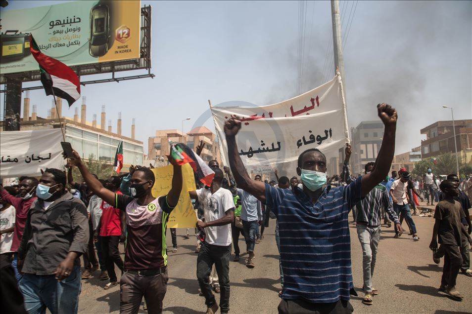 السودان.. الآلاف يتظاهرون للمطالبة بـ"تصحيح مسار الثورة"
