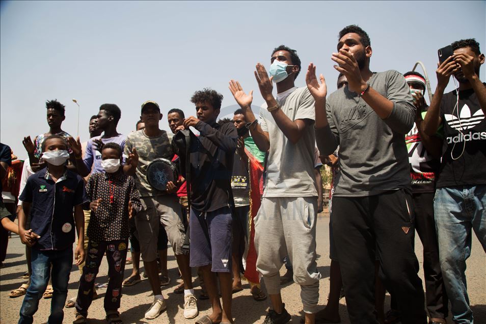 السودان.. الآلاف يتظاهرون للمطالبة بـ"تصحيح مسار الثورة"