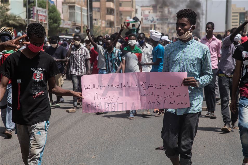 السودان.. الآلاف يتظاهرون للمطالبة بـ"تصحيح مسار الثورة"