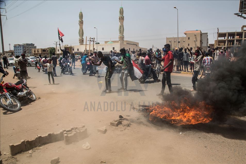 السودان.. الآلاف يتظاهرون للمطالبة بـ"تصحيح مسار الثورة"